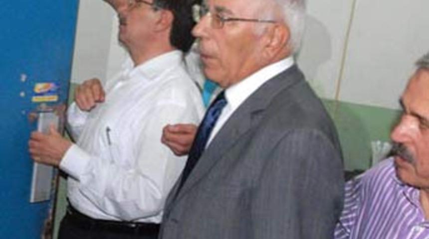 Bakan'a asansörde şok!