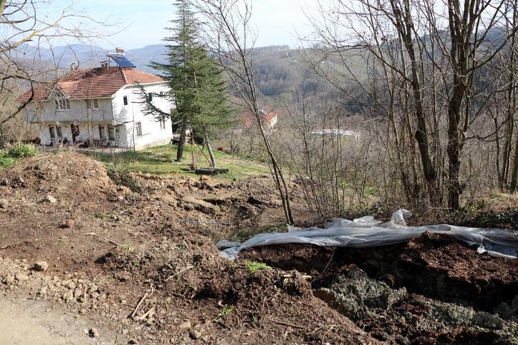 Düzce’de akılalmaz olay! AFAD yetkilileri rapor hazırladı; Köyü parça parça yutuyor G4