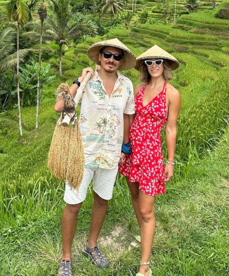 Türk gezgin çiftin Bali'de zor anları! Saniye saniye kamerada... Sopalı saldırıya uğradılar: "Etten duvar ördüler"  G2