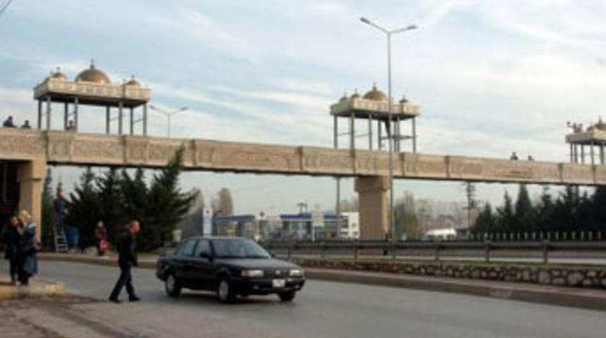 İl&ccedil;eyi karıştıran &uuml;st ge&ccedil;it!