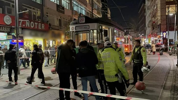 Kadıköy Bahariye Caddesi'nde korkunç olay! 4 yaşındaki torununu kurtarmak isterken hayatını kaybetti G3