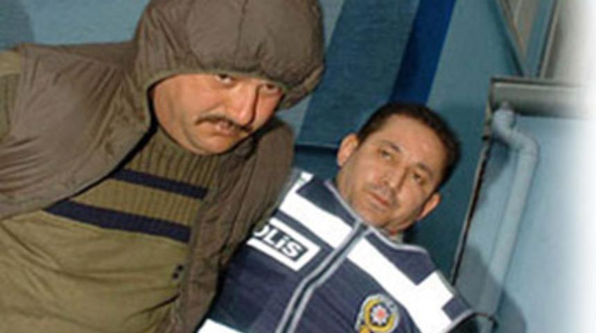 Borcuna karşılık karını ve kızını...