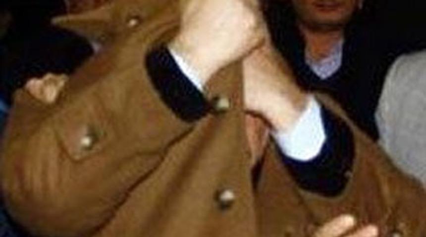 Flaş...İstanbul g&uuml;mr&uuml;klerinde deprem