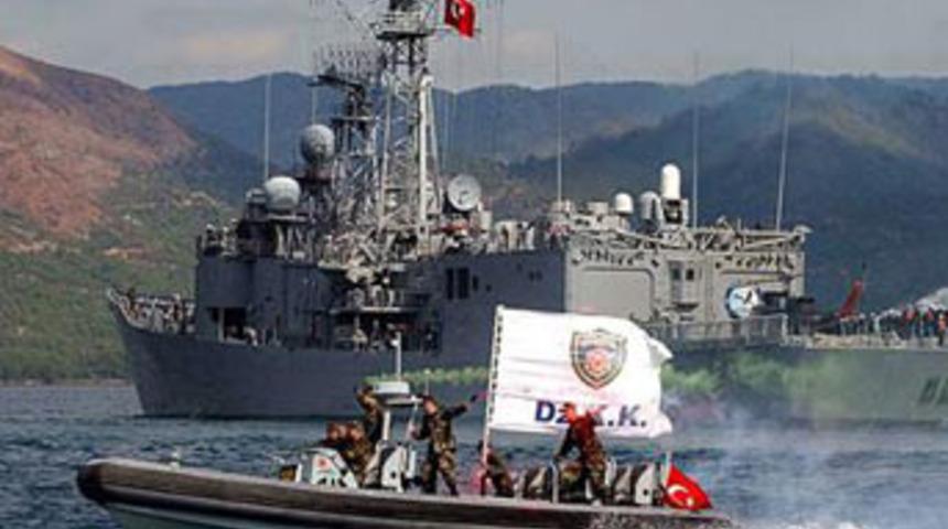 TSK'da b&uuml;y&uuml;k operasyon