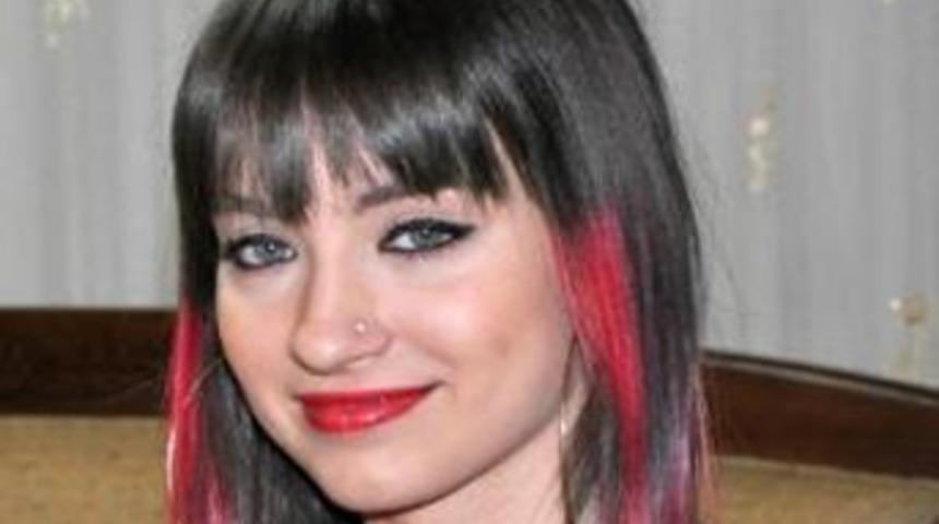 Eniştesinden 150 bin lira tazminat istiyor