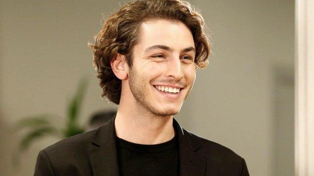 Ünlü oyuncu Boran Kuzum The Crown'un yıldızıyla buluştu! Paylaşımıyla sosyal medyayı salladı