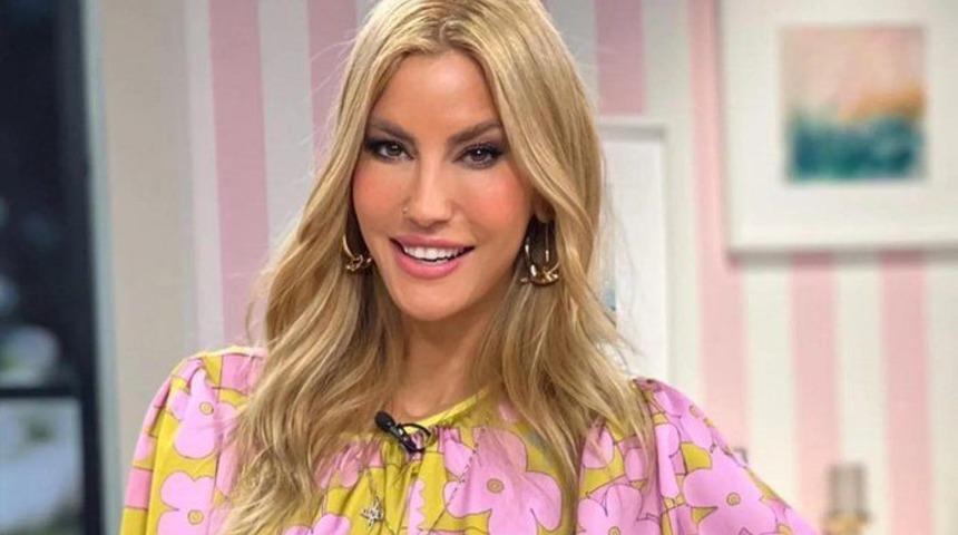 Yüzündeki değişim dikkat çekti! O yoruma kayıtsız kalamadı! Çağla Şıkel verdiği yanıtla gündem oldu