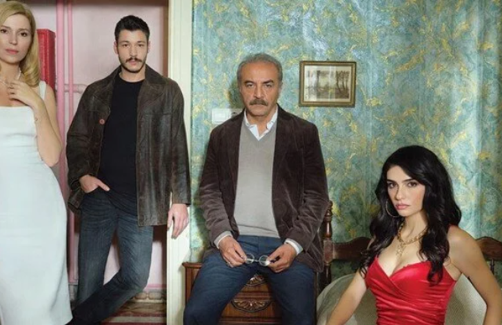 İnci Taneleri dizisindeki "Hatıran Yeter" sahnesi Ferdi Tayfur'un kızını kızdırdı: "İnsan sinir oluyor yani" G1