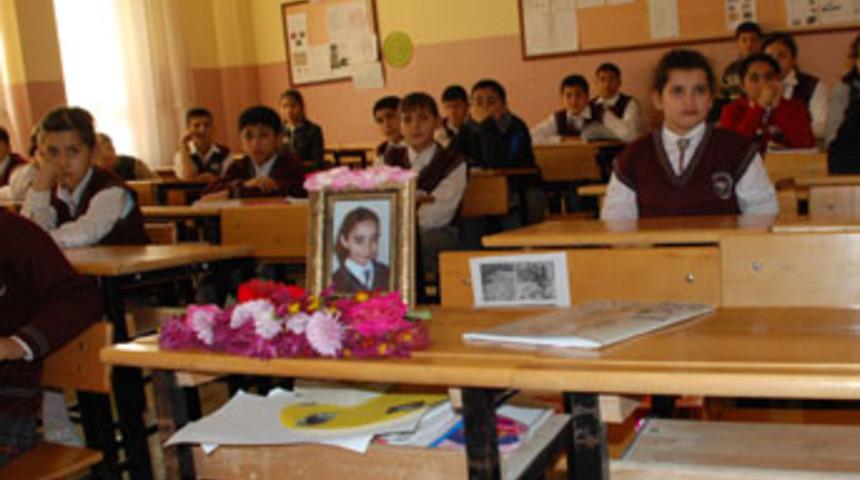 Çarpışan otoda akılalmaz ölüm