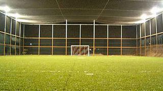 Halı sahada maç yapanlar tehlike altında