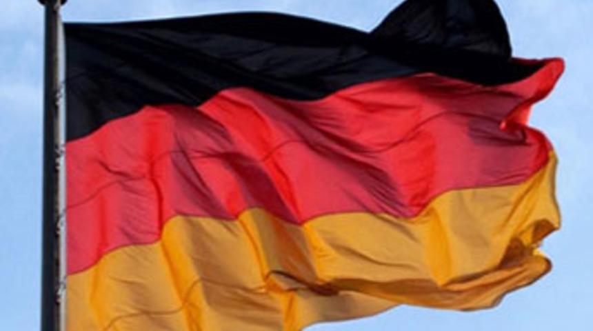 Alman öğretmen Türk öğrenciyi hastanelik etti