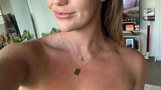 Ayrılık acısını unutmak için seçtiği yöntem tartışma yarattı! Sosyal medya bu itirafı konuşuyor... 10 günde 22 erkekle birliktelik yaşadım