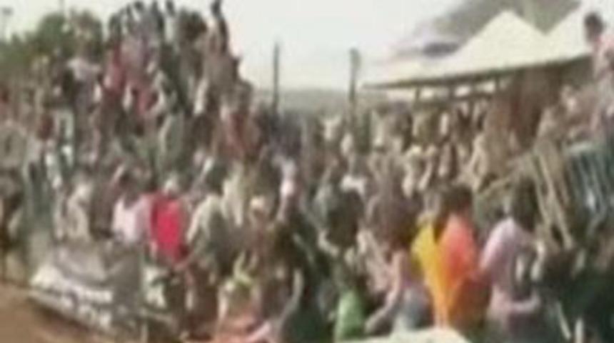 Brezilya'da trib&uuml;n &ccedil;&ouml;kt&uuml;!