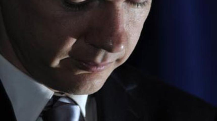 Tutuklatan tecav&uuml;z&uuml;n i&ccedil;y&uuml;z&uuml;