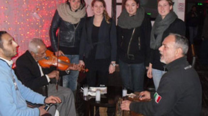 Tacize uğrayan turistlere fasıllı özür