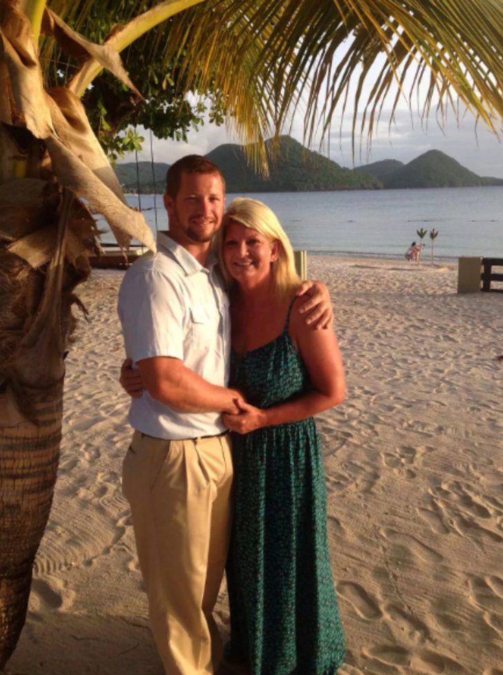 Aralarındaki yaş farkı sosyal medyada gündem yarattı! 'Yabancılar beni kocamın annesi zannediyor'  G1