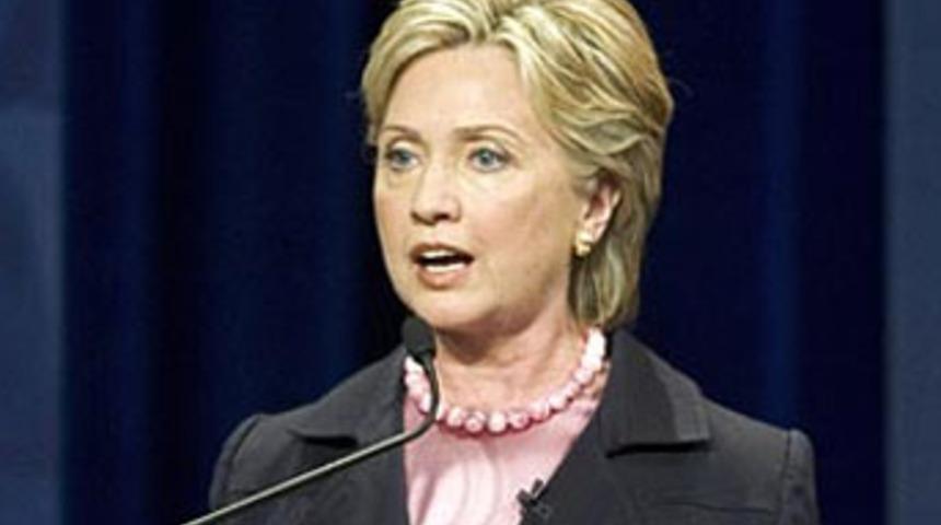 Clinton g&ouml;sterilere izin &ccedil;ağrısı yaptı