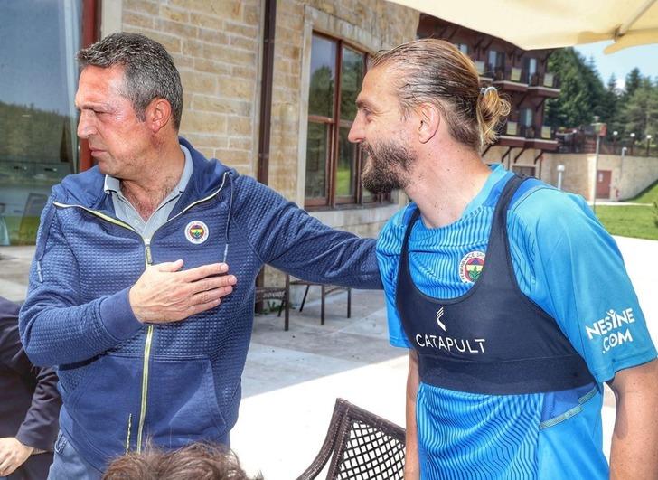 Caner Erkin, Sergen Yalçın, Vitor Pereira ve Ali Koç'u bombaladı! ''Sanırım sol ayaklılara garezi var!, Senin kuracağın kadroyu...'' 728xauto