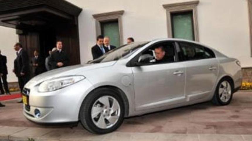 Erdoğan elektrikli otomobili test etti