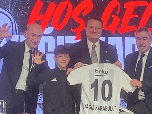 Beşiktaş imza törenine 2010 doğumlu isim damga vurdu! Siyah-beyazlıların 10 numarası...