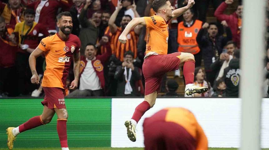 Galatasaray kaldığı yerden devam ediyor! RAMS Başakşehir'i 2-0 mağlup eden sarı-kırmızılılar ma&ccedil; fazlasıyla liderliğe y&uuml;kseldi