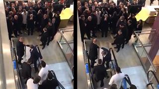 Sosyal medyada gündem oldu! Cumhurbaşkanı Erdoğan duraklayınca Bakan Koca ve doktorlar yürüyen merdivene takıldı