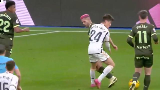 Arda Güler, Real Madrid formasıyla penaltı aldı! Topun başına geçmek istedi fakat... Sosyal medya yıkılıyor!