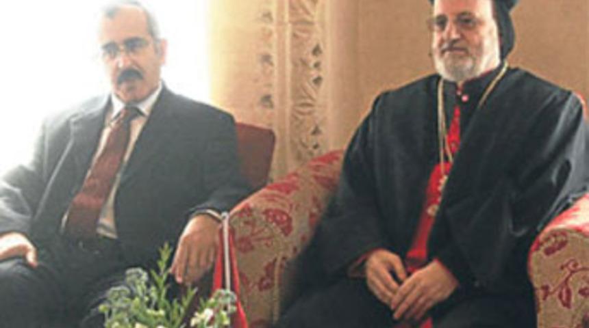 Kilisede al&ccedil;ak koltuk ayarı