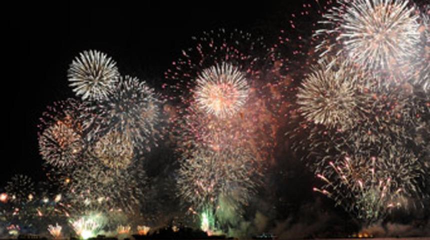 Boğaz'da muhteşem g&ouml;steri