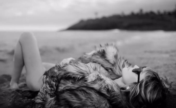 Heidi Klum yarı çıplak pozuyla tavsiyede bulundu! Sosyal medyayı salladı G4