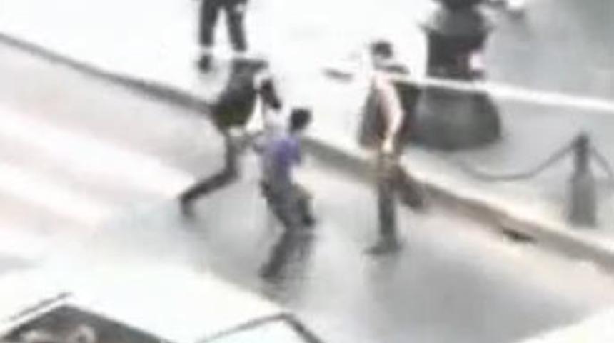 Cadde ortasında savaş