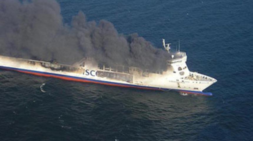 Feribotta yangın faciası: 22 kişi zehirlendi