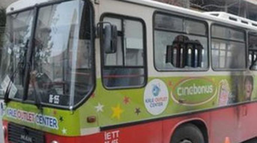 İ&ccedil;inde yolcu varken molotof attılar