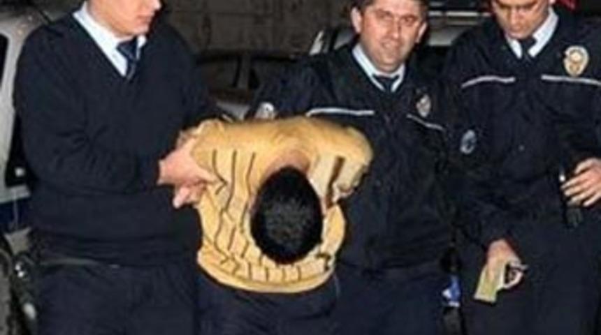 Asansör sapığı yakalandı