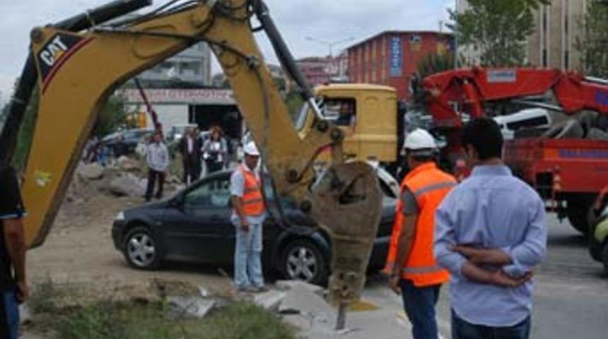Metro inşaatı &ccedil;&ouml;kt&uuml;, trafik &ccedil;ilesi başladı