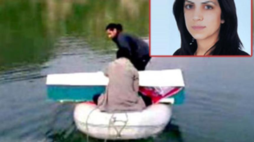 Tabut, barajda lastik botla taşındı