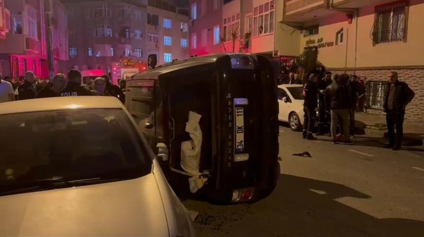 Gaziosmanpaşa’da kontrolden çıkan araç 6 otomobile çarptı