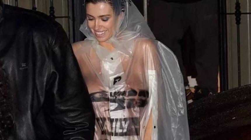 Kanye West bu sefer de albüm kapağına karısı Bianca Censori'yi çıplak koydu