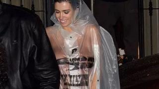 Kanye West bu sefer de albüm kapağına karısı Bianca Censori'yi çıplak koydu