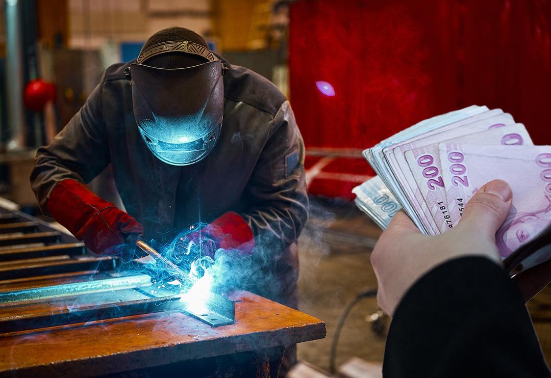 G&uuml;nde 200 dolar veriyorlar ama &ccedil;alışan bulamıyorlar! &lsquo;T&uuml;rkiye eleman ithal edebilir&rsquo;