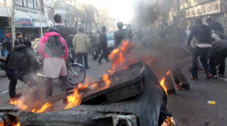 İran'da çatışma çıktı!