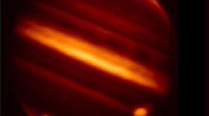 J&uuml;piter'i o yaralamış!