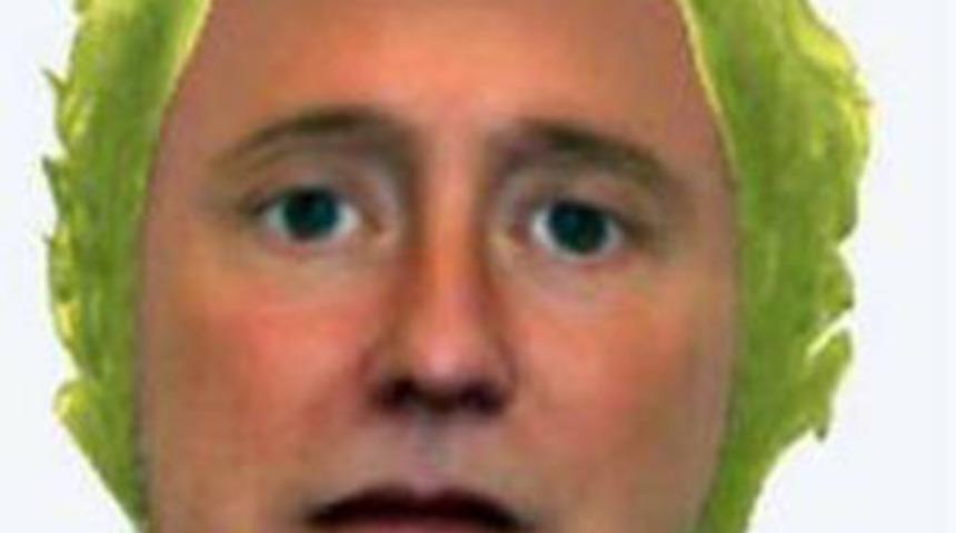 En komik robot resim çizildi