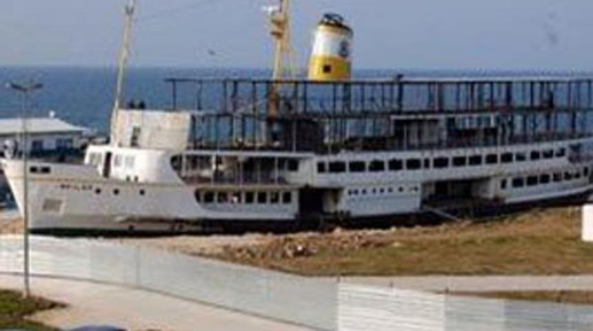 Tarihi vapura kat &ccedil;ıkıldı