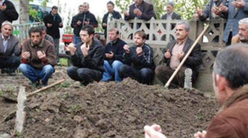 "Er kişi" niyetine!