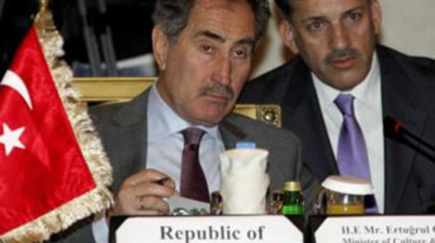 K&uuml;lt&uuml;r Bakanı sonunda konuştu