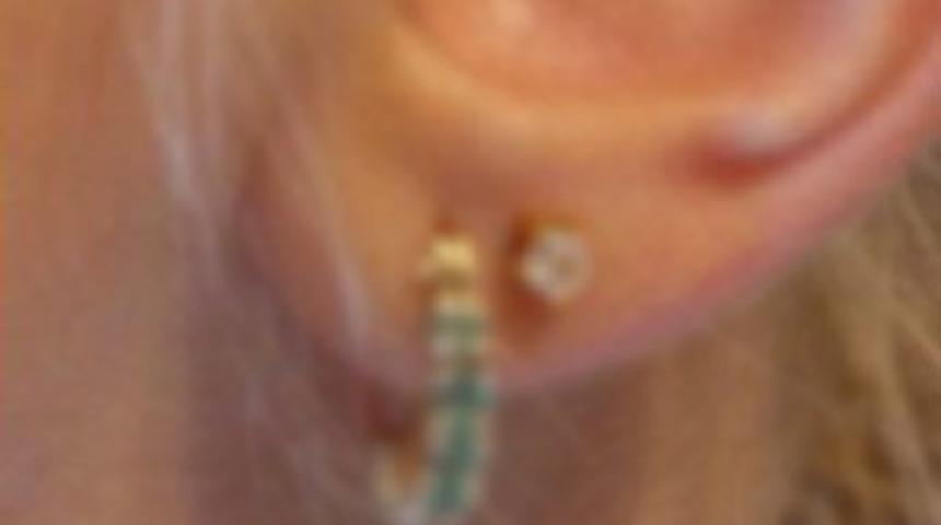 2 yaşındaki kızı k&uuml;peleri i&ccedil;in &ouml;ld&uuml;rd&uuml;ler