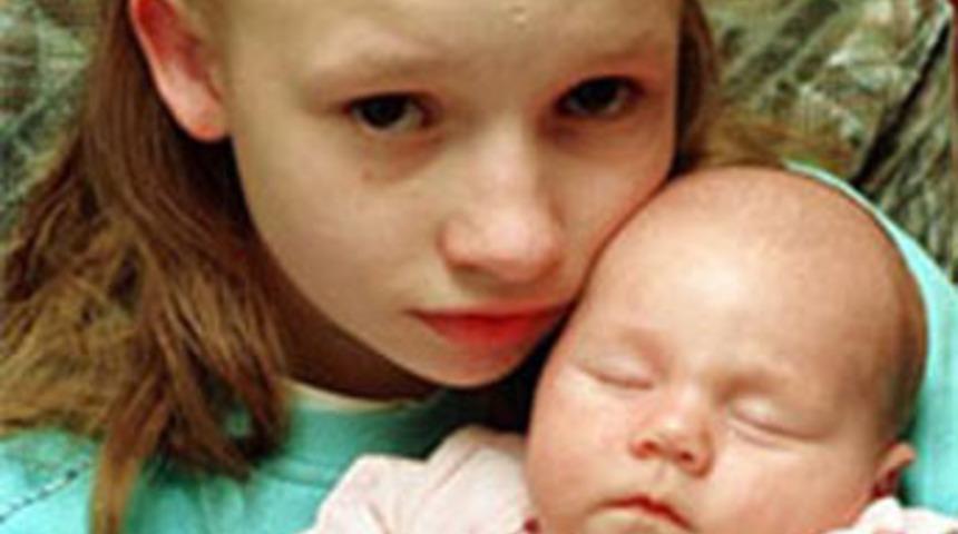 Kardeşi değil, annesi!