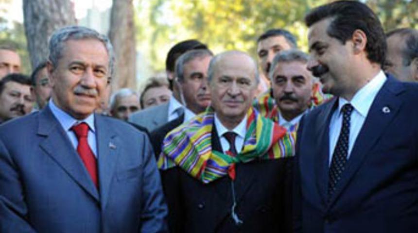 Bah&ccedil;eli protokol&uuml; protesto etti