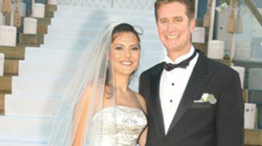 Eşinin T&uuml;rk olması başına bela oldu